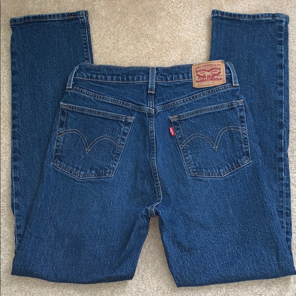 501 LEVIS- high waisted straight leg